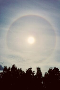 Tom: Halo om de zon
